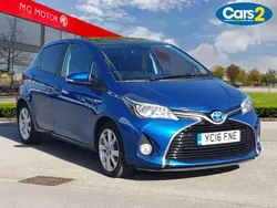 Blue Used 2016 Toyota Yaris Hybrid Hatchback | £9,999 (Fair price)