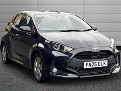 Black Used 2025 Toyota Yaris Hybrid Hatchback | £18,981 (Good price)
