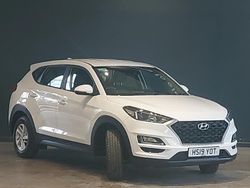 White Used 2019 Hyundai Tucson SUV | £13,998 (Fair price)
