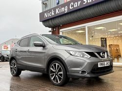 Gunmetal grey Used 2016 Nissan Qashqai Tekna SUV | £8,375 (Fair price)