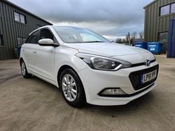 White Used 2016 Hyundai i20 SE Hatchback | £7,495 (Fair price)