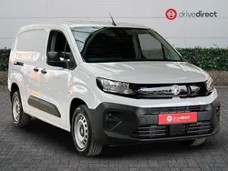 White New 2024 Vauxhall Combo S MPV | £15,235 (Fair price)