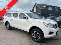 White Used 2017 Nissan Navara Tekna Pickup | £11,995 (Good price)