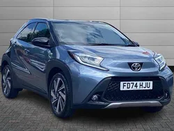 Persian salt with black Used 2025 Toyota Aygo Hatchback | £16,150 (Fair price)