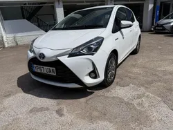 White Used 2017 Toyota Yaris Hybrid Hatchback | £10,990 (Fair price)