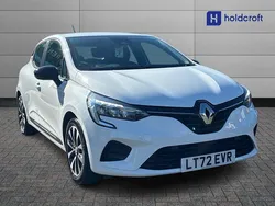 White Used 2022 Renault Clio V Hatchback | £14,599 (Fair price)