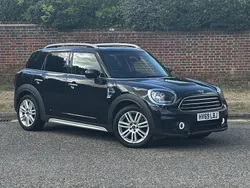 Black Used 2019 Mini Cooper Countryman Exclusive SUV | £13,349 (Fair price)