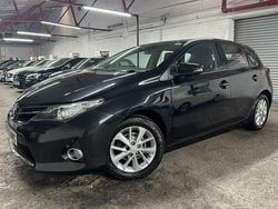 Used 2015 Toyota Auris | £6,600 (Good price)