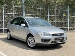 Silver Used 2006 Ford Focus Ghia Hatchback | £2,995 (Fair price)