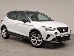 White New 2025 Seat Arona FR SUV | £20,498 (Fair price)