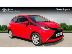 Red Used 2015 Toyota Aygo X-play Hatchback | £8,151 (Fair price)