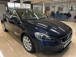 Blue Used 2016 Volvo V40 SE Lux Estate | £9,990 (Fair price)