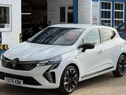 Glacier white New 2025 Renault Clio V Techno Hatchback | £18,995 (Fair price)