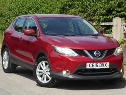 Red Used 2015 Nissan Qashqai Acenta SUV | £3,995 (A bit pricey)