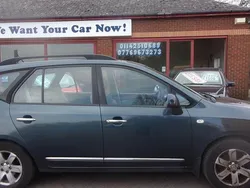 Blue Used 2009 Kia Carens 2 MPV | £1,500