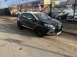 Black Used 2017 Renault Captur Dynamique SUV | £5,495 (Fair price)