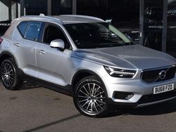 Bright silver Used 2018 Volvo XC40 Momentum SUV | £17,990 (Fair price)