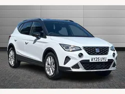 White Used 2025 Seat Arona Xperience SUV | £18,990 (Fair price)