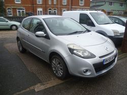 Silver Used 2009 Renault Clio II Hatchback | £1,995 (A bit pricey)