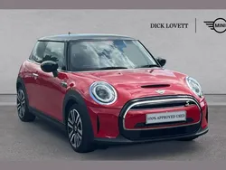Red Used 2022 Mini Cooper S Level 2 Hatchback | £13,995 (Fair price)