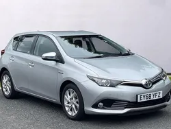 Silver Used 2018 Toyota Auris Hatchback | £10,750 (Fair price)