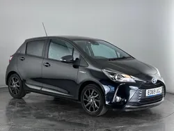 Black Used 2019 Toyota Yaris Hybrid Hatchback | £12,550 (Fair price)