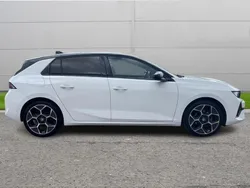 White Used 2024 Vauxhall Astra Ultimate Hatchback | £19,658 (Fair price)
