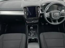 Used 2022 Volvo XC40 Momentum SUV | £19,863 (Good price)