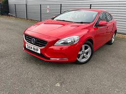 Red Used 2014 Volvo V40 SE Hatchback | £2,940 (Fair price)