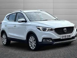 White Used 2019 MG ZS Excite Sedan | £10,470 (Fair price)