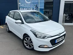 White Used 2015 Hyundai i20 SE Hatchback | £6,995 (Fair price)