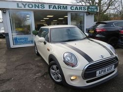 White Used 2016 Mini Cooper D Hatch Hatchback | £5,495 (Fair price)