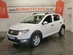 White Used 2015 Dacia Sandero Lauréate Hatchback | £5,689 (Fair price)