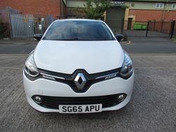White Used 2015 Renault Clio IV Dynamique Hatchback | £6,595 (Fair price)