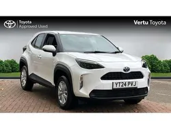 White Used 2024 Toyota Yaris Cross SUV | £20,970 (Good price)