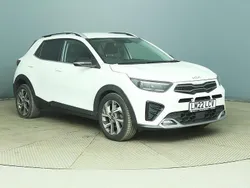 White Used 2022 Kia Stonic 4 SUV | £15,795 (Fair price)