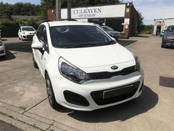 White Used 2013 Kia Rio Hatchback | £4,350 (Fair price)