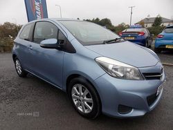 Blue Used 2013 Toyota Yaris Hatchback | £5,495 (Fair price)