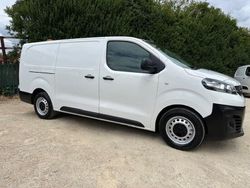 White Used 2022 Vauxhall Vivaro Van | £10,450 (Good price)