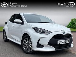 White Used 2023 Toyota Yaris Hybrid Hatchback | £17,250 (Good price)