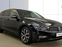 Black Used 2022 VW Passat SEL Estate | £19,506 (Fair price)