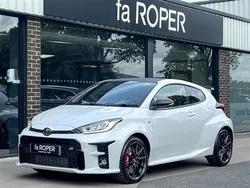 Platinum white pearl Used 2022 Toyota Yaris Hatchback | £32,000 (Fair price)