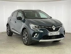 Blue/black Used 2023 Renault Captur Techno SUV | £15,195 (Fair price)