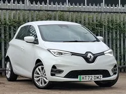 White Used 2022 Renault Rapid SE Hatchback | £12,498 (Fair price)