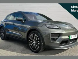 Green Used 2025 Porsche Macan SUV | £65,980 (Good price)