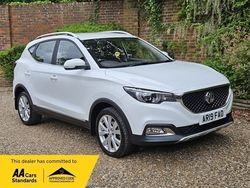 White Used 2019 MG ZS Excite Sedan | £8,950 (Fair price)