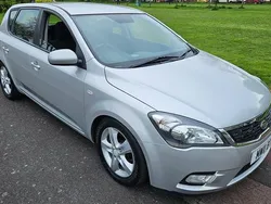 Silver Used 2011 Kia Ceed 2 Hatchback | £3,175 (Fair price)