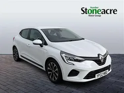 White Used 2022 Renault Clio V Iconic Hatchback | £13,348 (Good price)