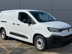 White New 2025 Citroën Berlingo MPV | £18,795 (Good price)