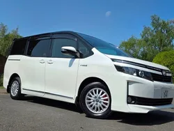 White Used 2014 Toyota Voxy MPV | £12,250 (Super price)